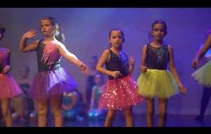 les Five Girl